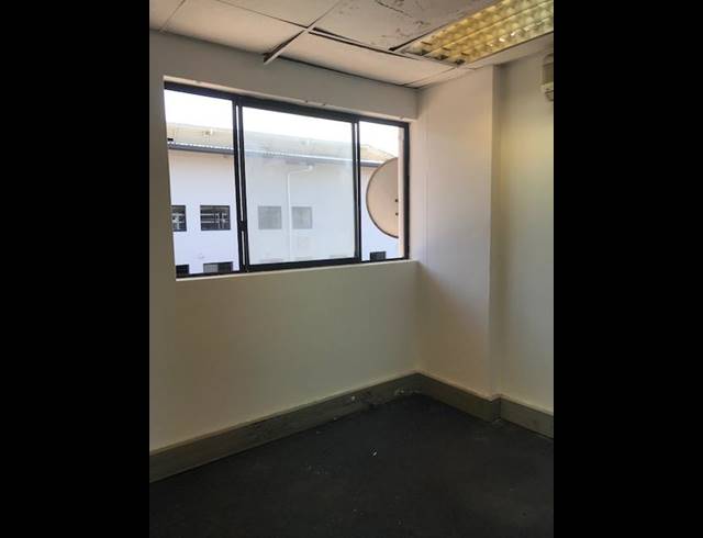 1,200M² WAREHOUSE TO LET IN RIVERHORSE VALLEY